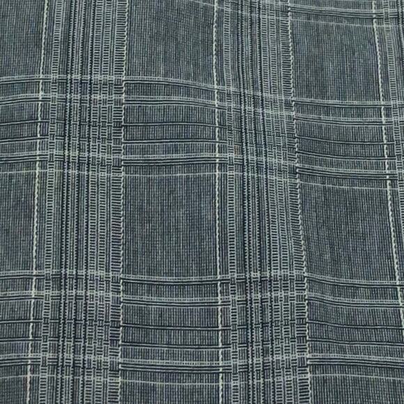 The North Face Women’s Plaid Shorts Size 4 - Picture 3 of 10